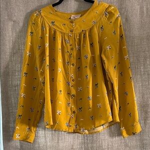 Like new - darling retro look bow blouse.  Perfect for the vintage gal!